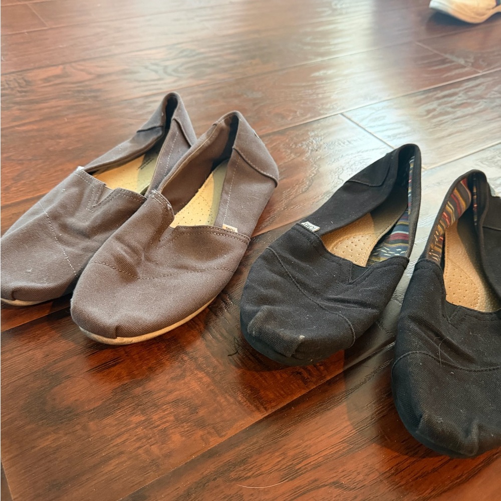 Toms Slip-On Flats - 4 pairs in Brown, Black, gray striped, and purple print